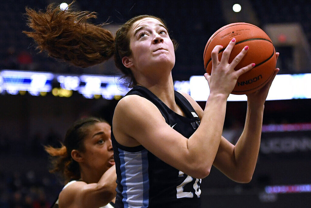 Maddy Siegrist, Villanova